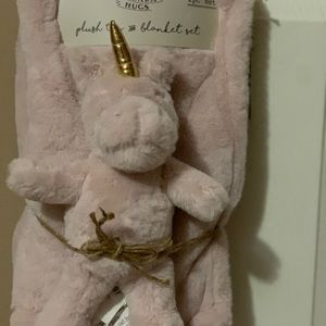 Plush toy and blanket set